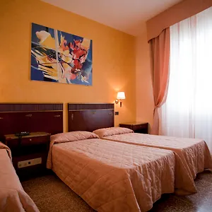 La Pace 3*, Pisa Olaszország
